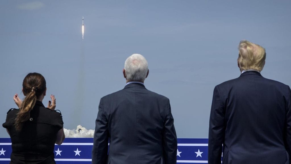 SpaceX laukaisu Trump AOP