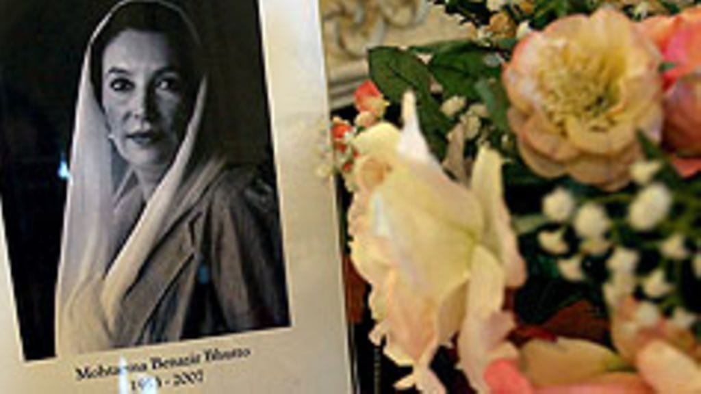 Benazir Bhutto murhattiin kesken vaalitilaisuuden joulukuussa 2007.