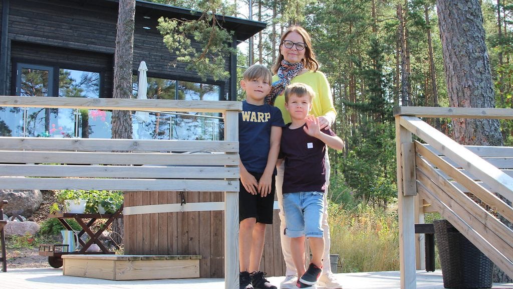 SKK6_Eps7_Hamina_Asukkaat_Outi_Helldan-Karhu_Lucas_Lindqvist_Amos_Lindqvist_Kuvaaja_Emmi_Heijari