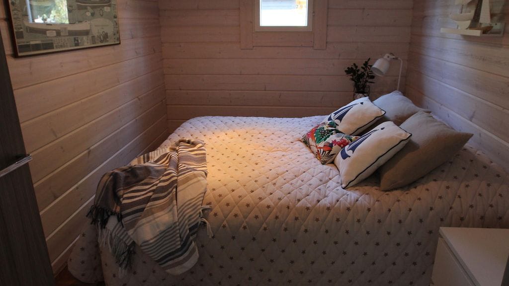 SKK6_Eps7_Hamina_Makuuhuone_2_Kuvaaja_Emmi_Heijari