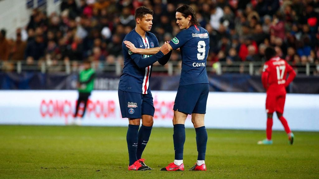 Thiago Silva (vasemmalla) ja Edinson Cavani lähtevät kesällä Pariisista.