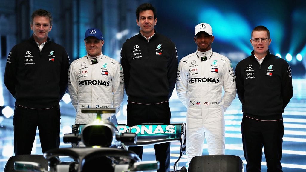 Andy Cowell (oik.) ilmoitti kesällä 2020 jättävänsä Mercedeksen moottoritehtaan. Tällä kaudella luotettavuusongelmat ovat alkaneet nakertaa tallia.