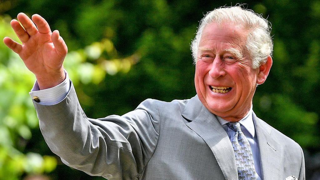 Prinssi Charlesin pojanpojalleen julkaisemaan syntymäpäiväkuvaan alkoi tulvia kipakoita kommentteja.