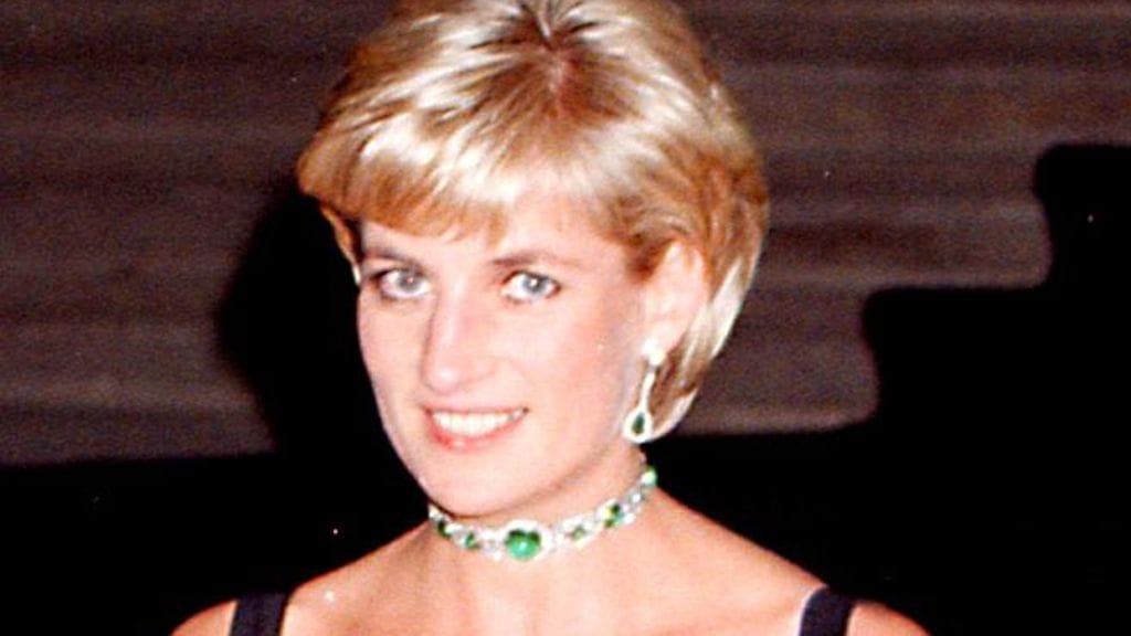 Edesmenneen prinsessa Dianan veljentytät Lady Amalia Spencer on mennyt kihloihin.