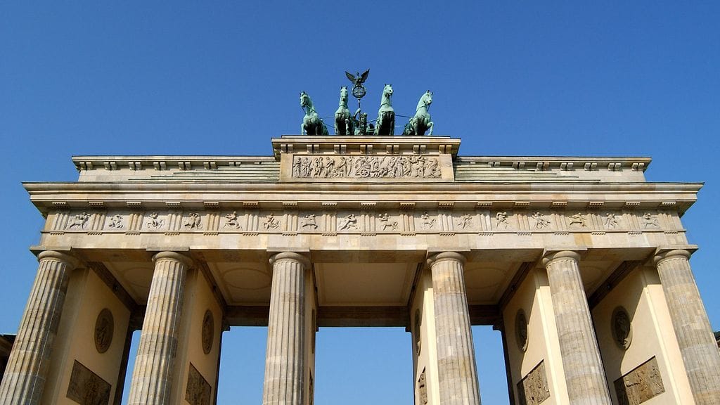 Kohuttua videota on kommentoitu tuomitsevasti Berliinin poliittisissa piireissä.