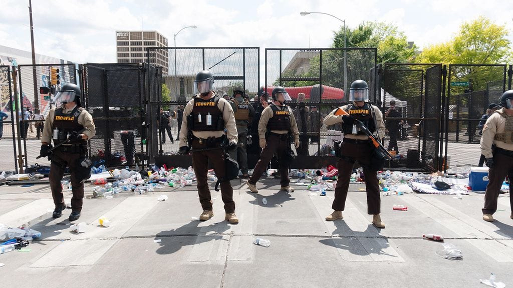 AOP Tulsa mielenosoitus Trump kampanjatilaisuus 1