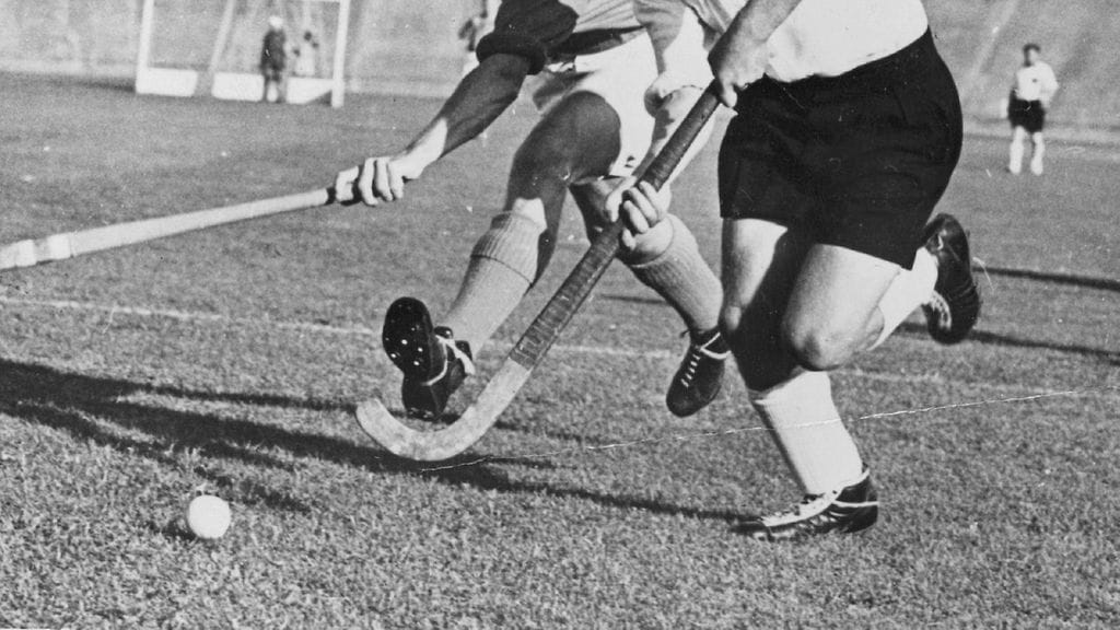 Maahockeyta Helsingin olympialaisissa 1952.