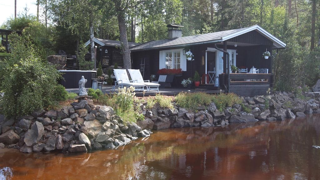 SKK6_Eps8_Kokkola_Saunamokki_ext_Kuvaaja_Emmi_Heijari