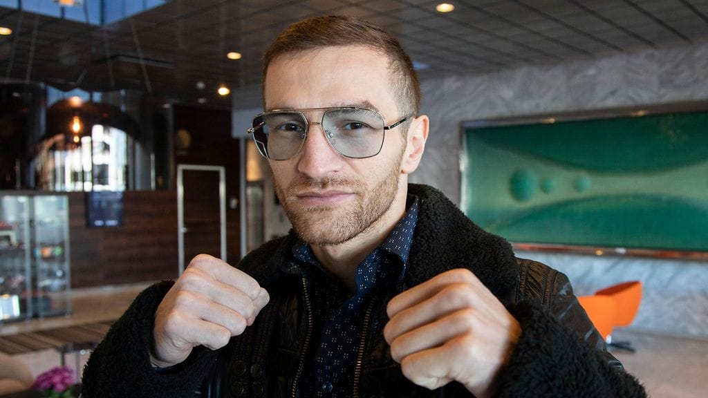 Edis Tatli loukkasi taannoin olkapäänsä.