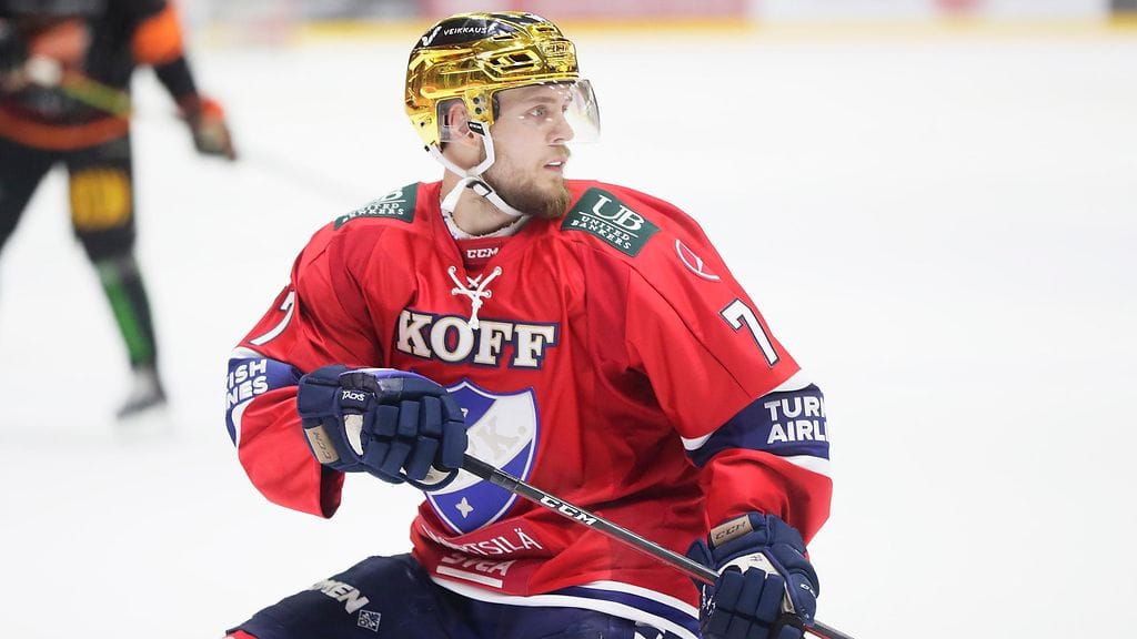 Teemu Turunen jatkaa uraansa Sveitsissä.