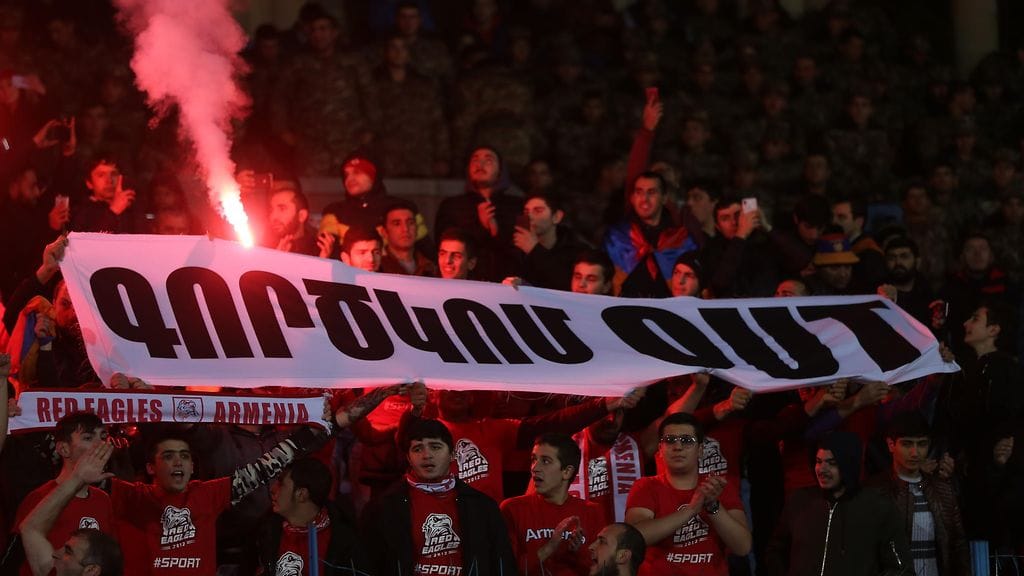 Armenian jalkapallossa kuohuu.