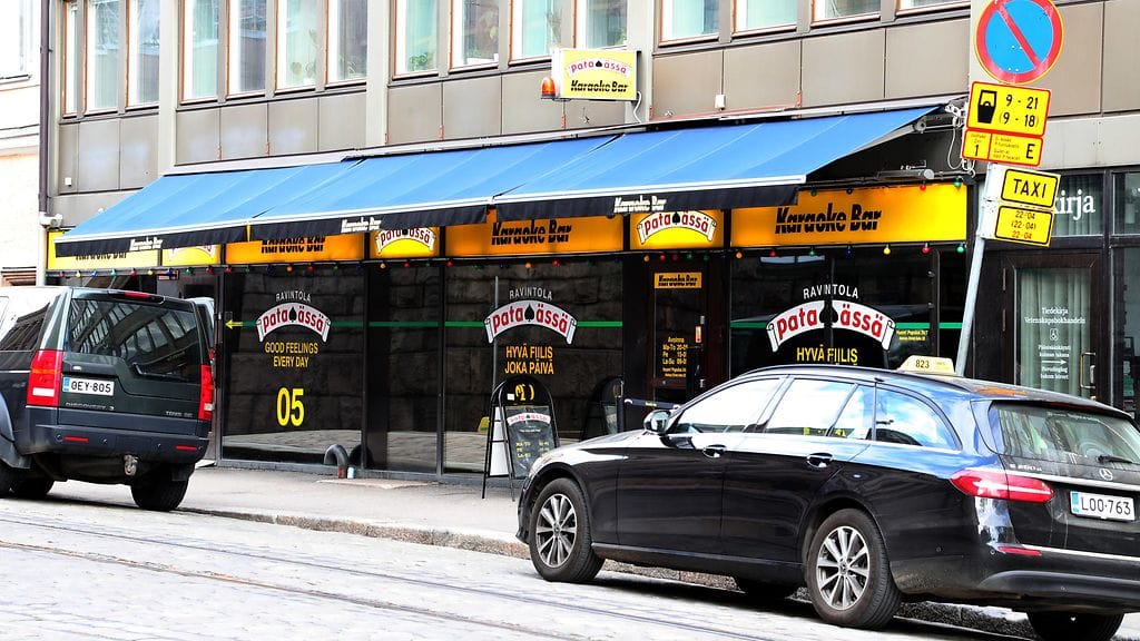 Raju pahoinpitely tapahtui ravintola Pataässän edustalla Helsingissä vuonna 2018.
