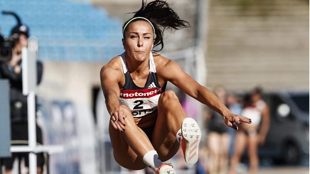 Maria Huntington hyppäsi uuden ennätyksensä pituuspaikalla.