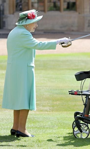 Kuningatar Elisabet, Tom Moore