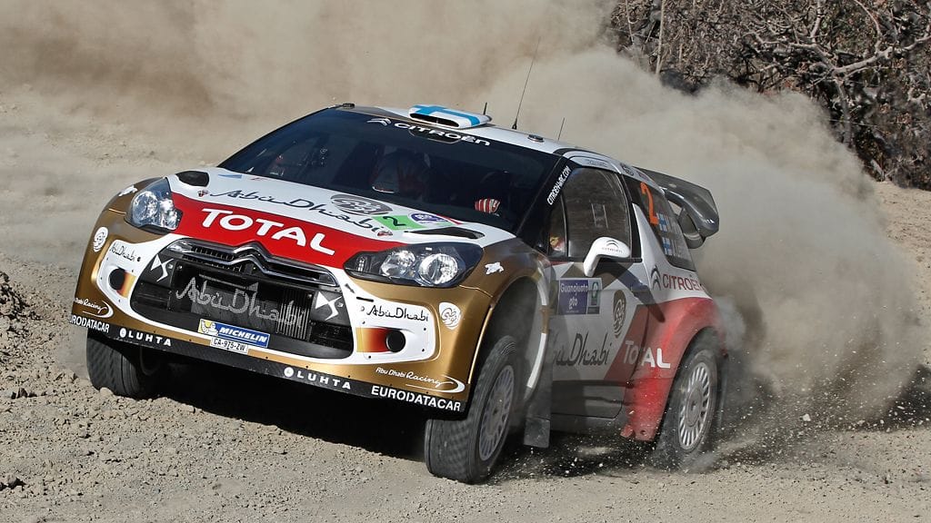 Mikko Hirvonen ajaa kisassa kolmantena.