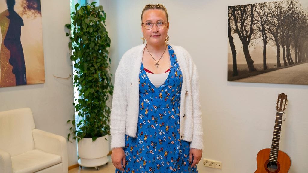 Olet_Mita_Syot_S3_E8_MeriTuuli_Elorinne_Hlokuva003