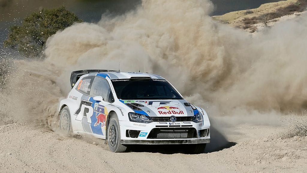 Sebastien Ogier johtaa kilpailua lähes puolen minuutin erolla.