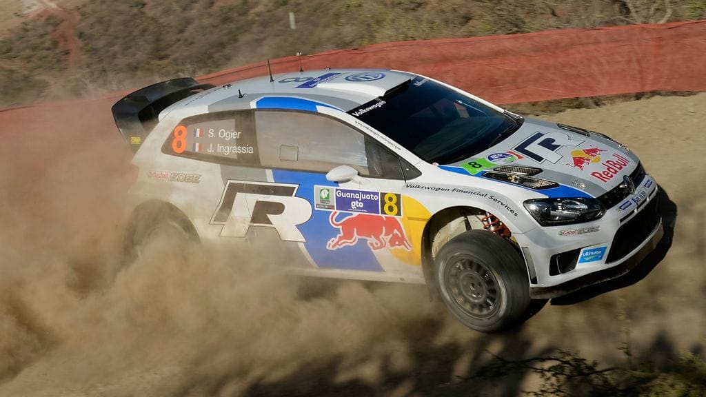Volkswagenin Sebastien Ogier ajoi kovalla rengasseoksella aika-ajossa.