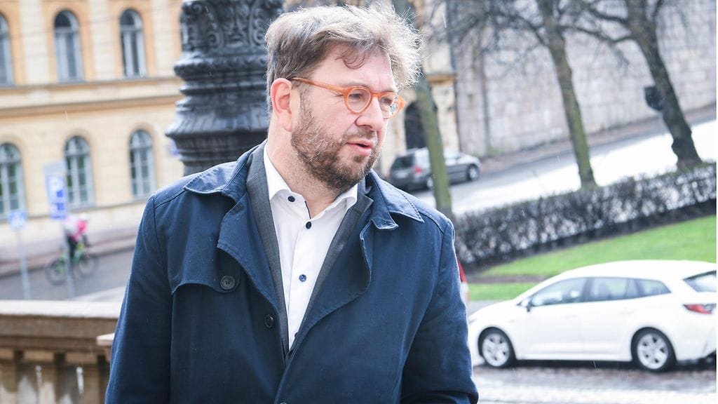 SDP:n kansanedustaja Timo Harakka ja yhdeksän muuta kansanedustajaa ovat jättäneet kirjallisen kysymyksen hallituksen tiedottamisesta.