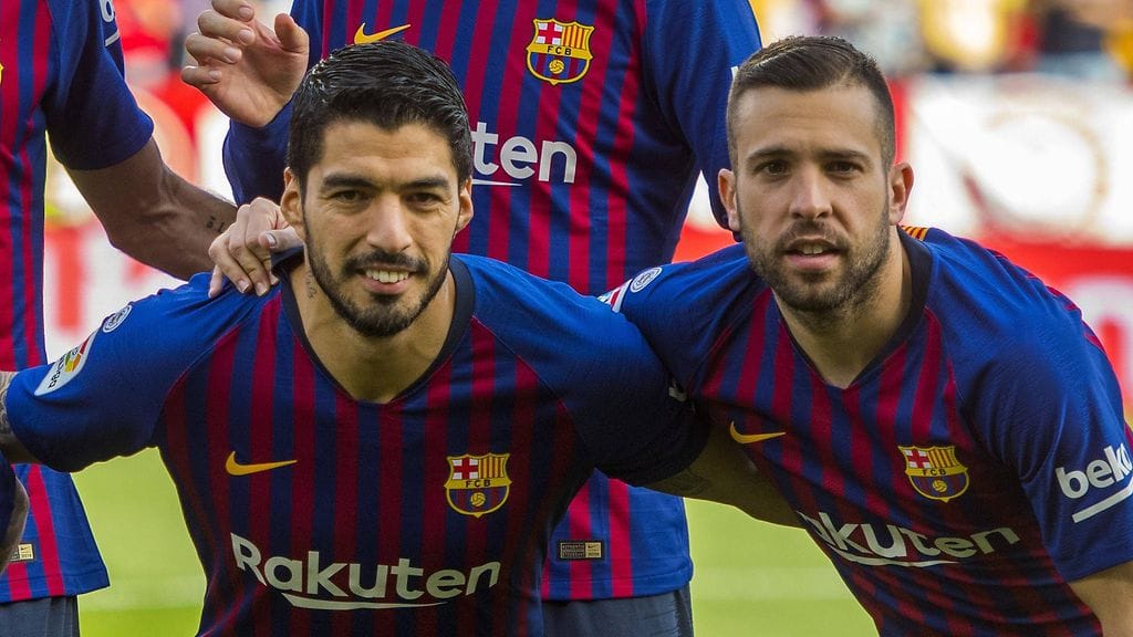 Luis Suarez ja Jordi Alba ovat Barcelonan myyntilistan kärjessä.