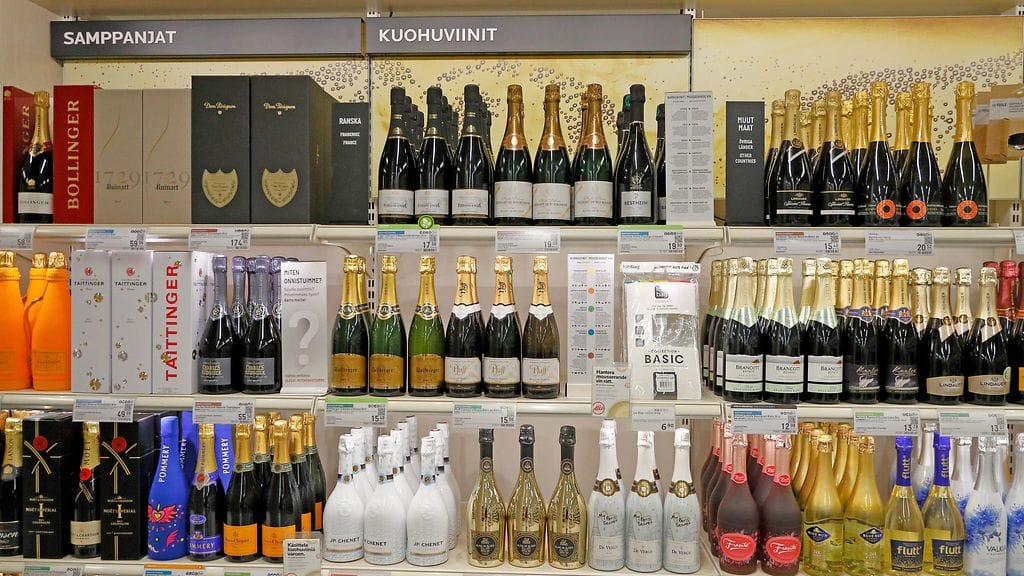 Alkon kuohuviinihyllyillä käy nyt kova kuhina.