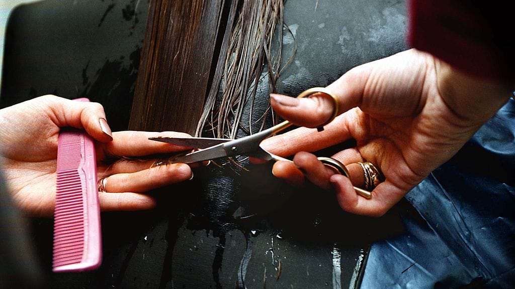 Joissakin tapauksissa kampaamoista on varastettu kampaamon tarvikkeita. Kuvituskuva.