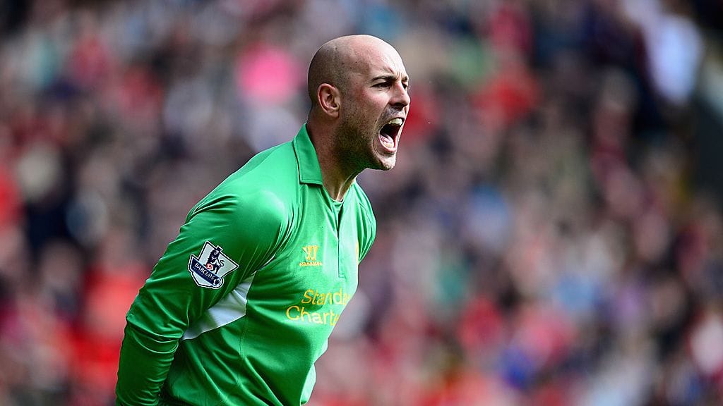 Pepe Reina Liverpoolin paidassa keväällä 2013.