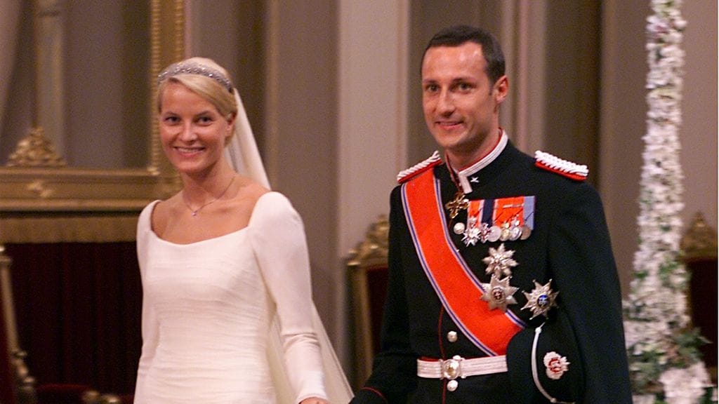 Kruununprinssi Haakon ja kruununprinsessa Mette Marit avioituivat 25. elokuuta 2001.