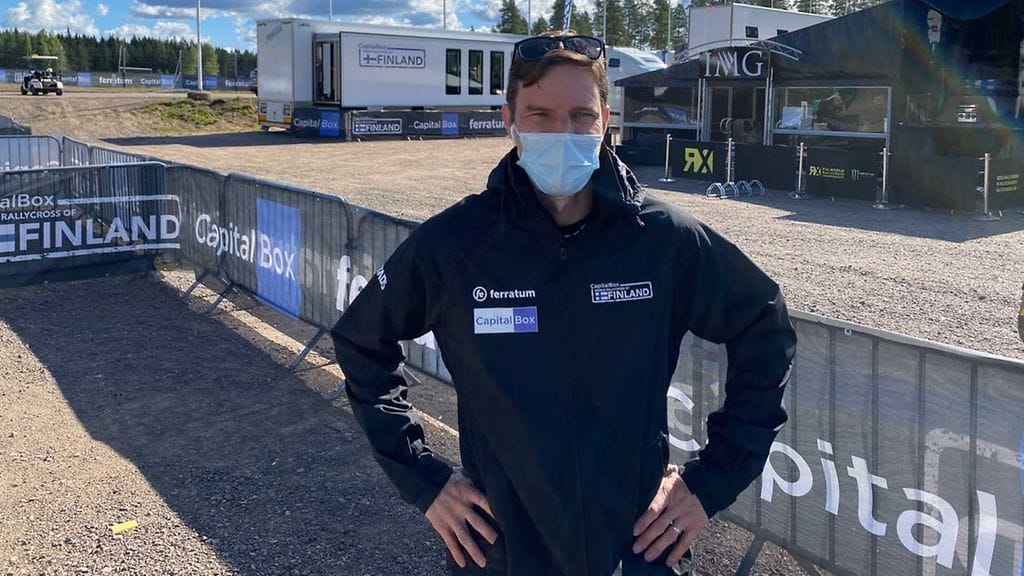Jussi Pinomäki sai pyörät pyörimään, ja Kouvolassa ajetaan rallicrossin MM-sarjaa.