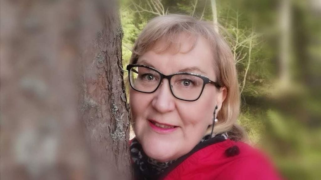 Leskeksi jäänyt Tiina selvisi surun yli vertaistuen avulla. "Elämä on nyt niin hyvää kuin se voi olla", Tiina sanoo.
