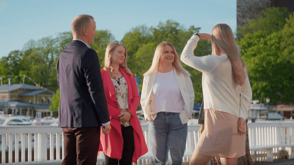 maajussi-Jouni ja morsianehdokkaat