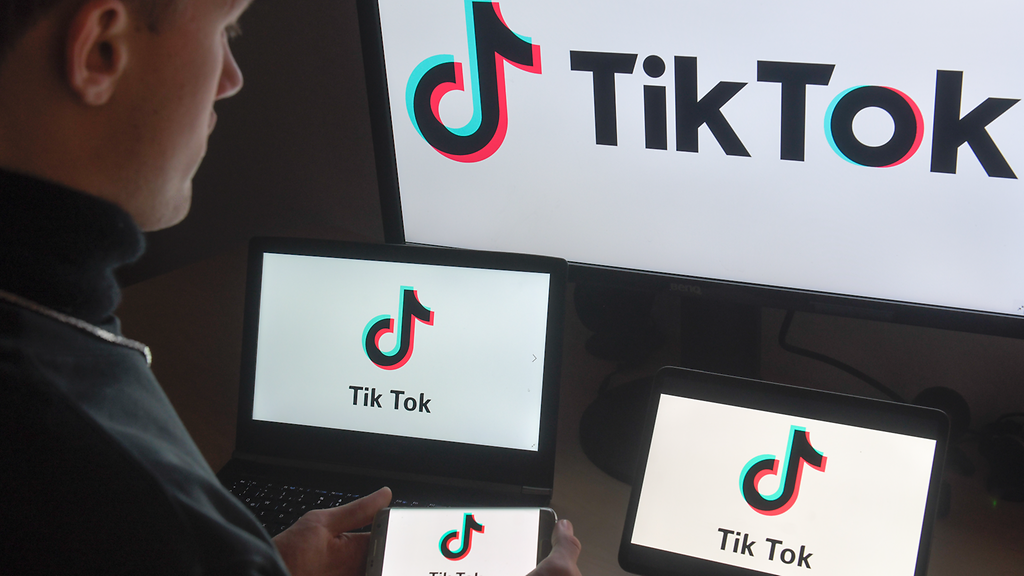 TikTok siellä, TikTok täällä. Miljoonien käyttäjien tuottamat päästöt muodostavat analyysin mukaan massiivisen kasvihuonekaasujen lähteen.