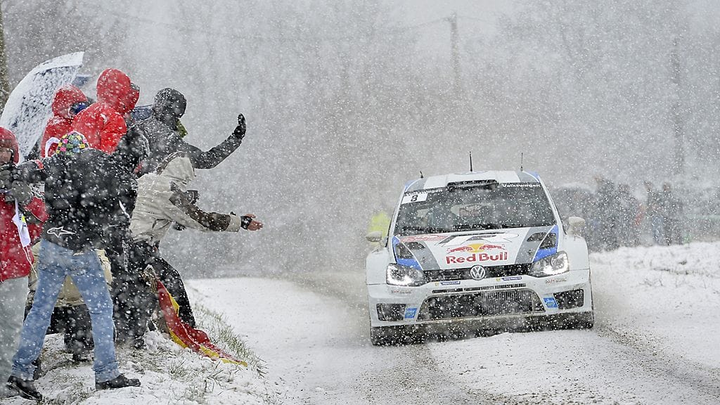 Sebastien Ogier järjesti yllätyksen Monte Carlo -rallin avauspätkällä.