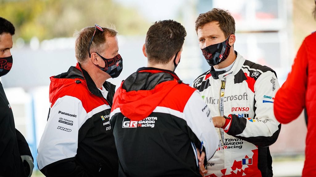 Toyotan tallipäällikkö Tommi Mäkinen jakaa kehuja voittajalle Elfyn Evansille:"Elfyn oli tämän päivän mestari"