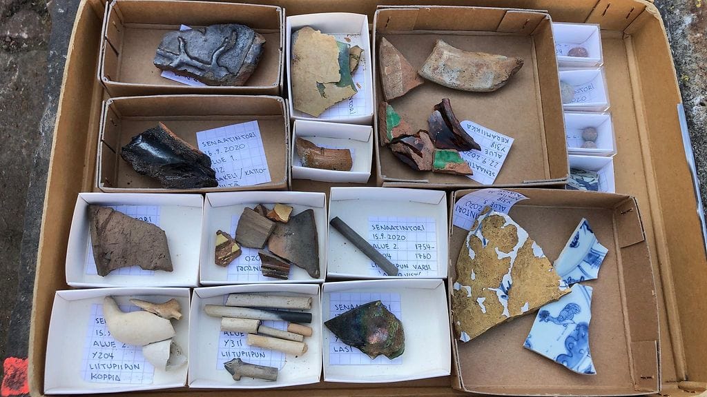 Senaatintori, arkeologiset kaivaukset, kaivauslöydöt