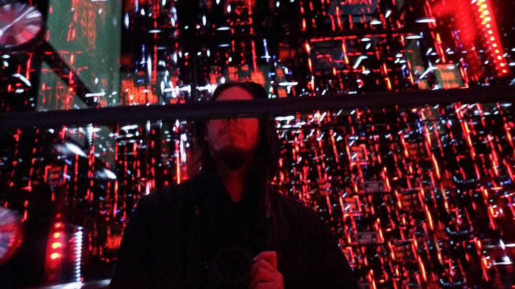 Ohjaaja Joonas Neuvonen pitää tiukasti kiinni yksityisyydestään. Hän kertoi oleskelevansa ensi-ilta viikolla Italiassa. Kuva: Joonas Neuvonen