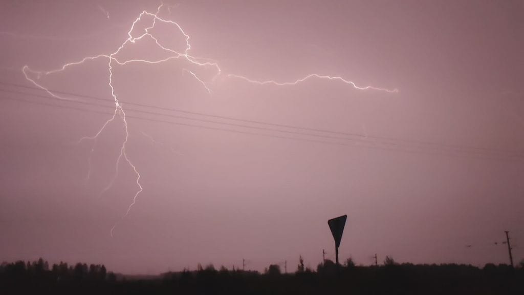 Yksittäiset ukkoskuurot ovat tänään mahdollisia miltei missä päin maata tahansa.