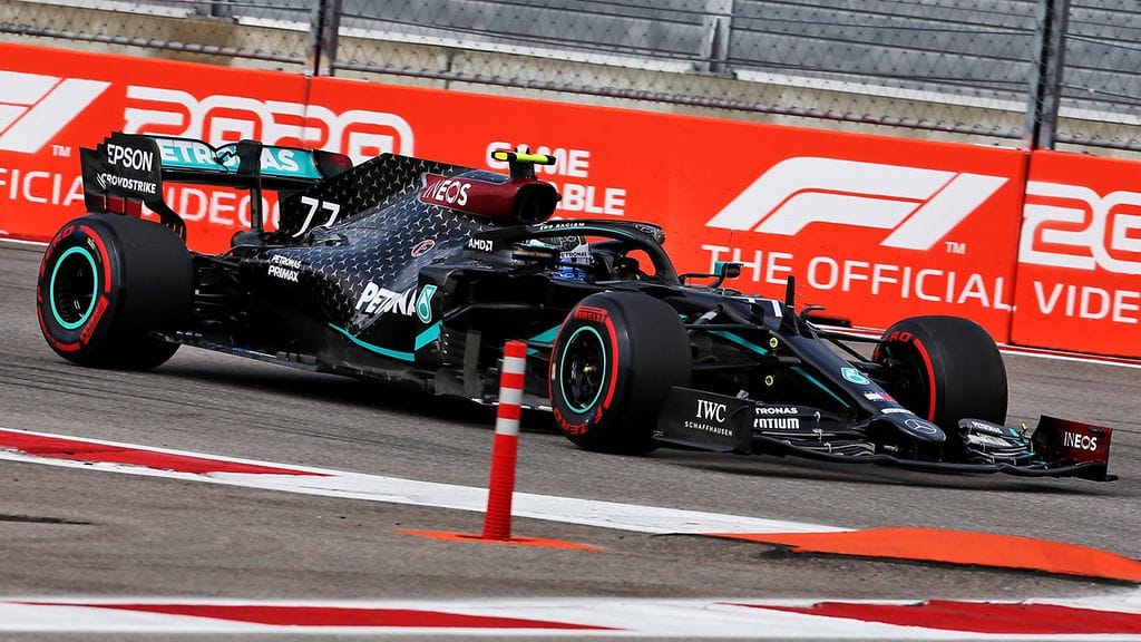 Valtteri Bottas vauhdissa Sotshin radalla Venäjän GP:n kolmansissa harjoituksissa.