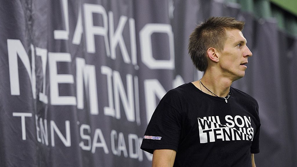 Jarkko Nieminen kyllästyi seuraamaan Davis cupia teksti-tv:stä.