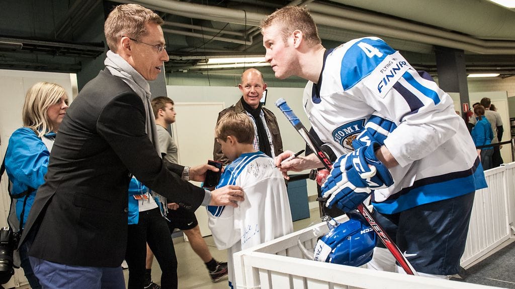 Nuorempi Stubb sai Ossi Väänäsen nimmarin paitaansa