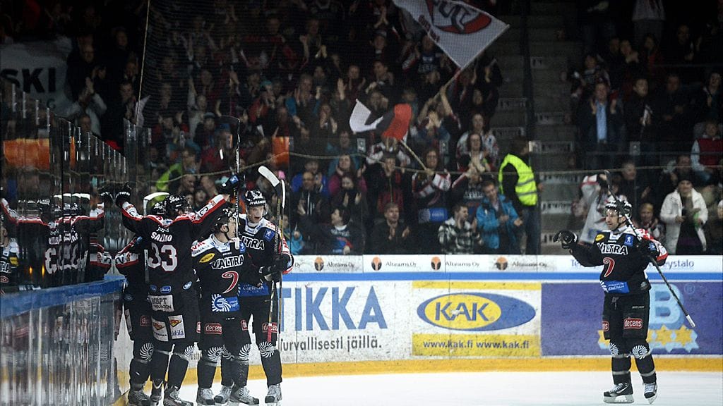 JYP päätti viime kauden pronssisiin juhliin.