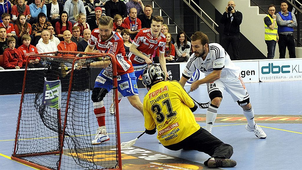 Mikko Kohonen maalinteossa. Arkistokuva.