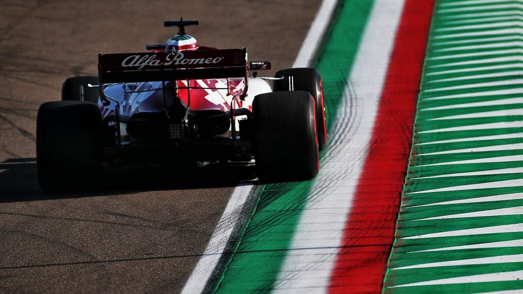 Imolan kanttareissa kuskien on pysyttävä Italian lipuissa maalatulla osalla.