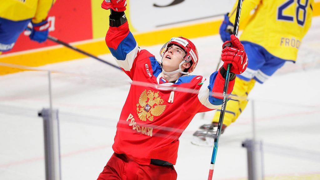 Rodion Amirov tuulettaa Venäjän 1-1-tasoitusmaalia Karjala-turnauksen lauantain Ruotsi-ottelussa.