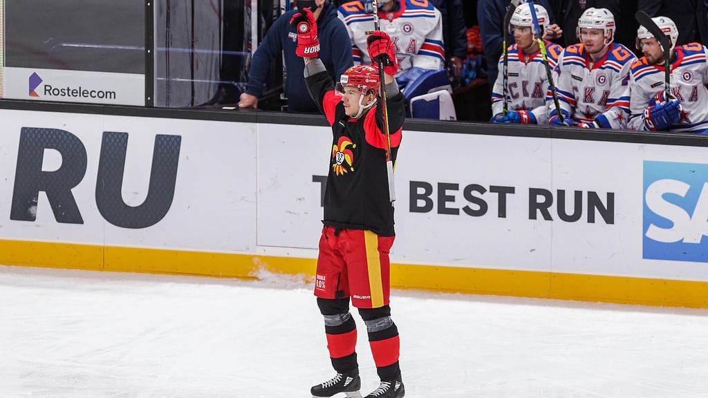 Mika Partanen teki maalin heti ensimmäisessä KHL-ottelussaan.