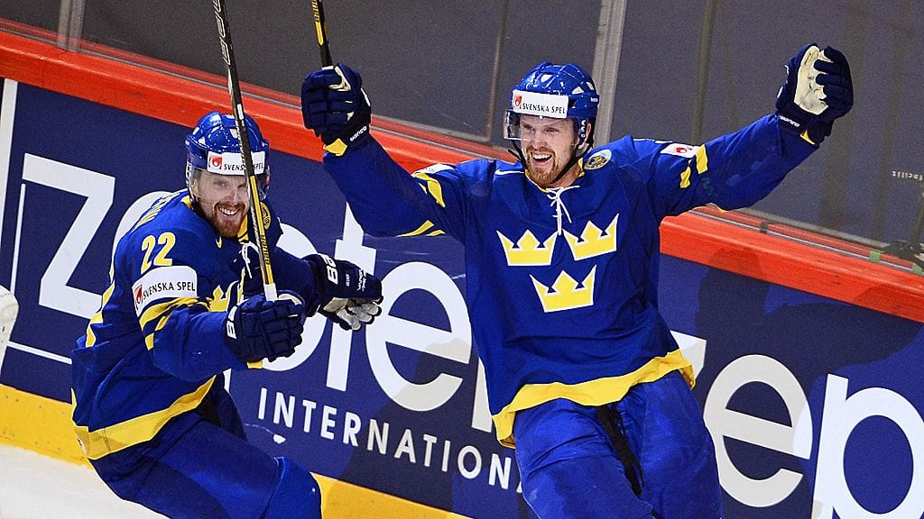 Daniel (vas.) ja Henrik Sedin.