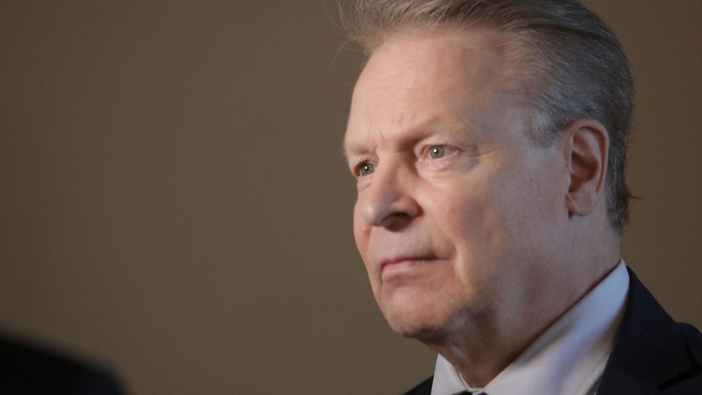 Ulkopolitiikan osaajan Ilkka Kanervan hiljaisuus on herättänyt huomiota eduskunnassa.