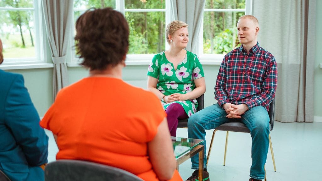 Juudit ja Tommi kertoivat viimeisessä asiantuntijatapaamisessa jatkavansa eri teillä.
