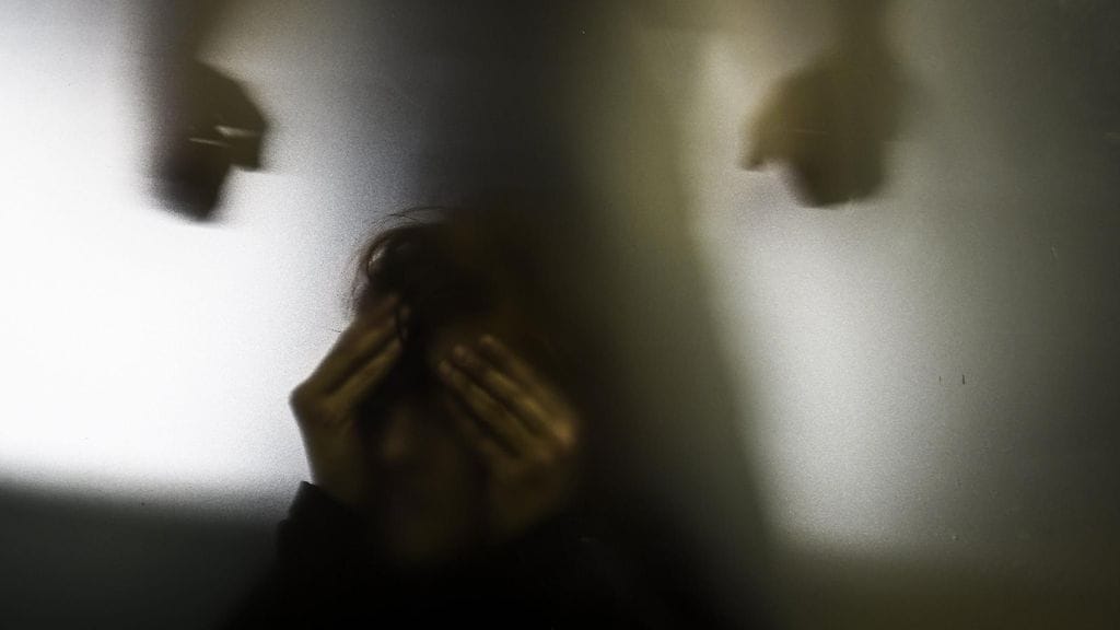 Kuvituskuva. Oulun käräjäoikeus tuomitsi keskiviikkona taposta miehen, joka meni väliin kahden tuttunsa tappeluun ja kuristi toisen heistä kuoliaaksi.