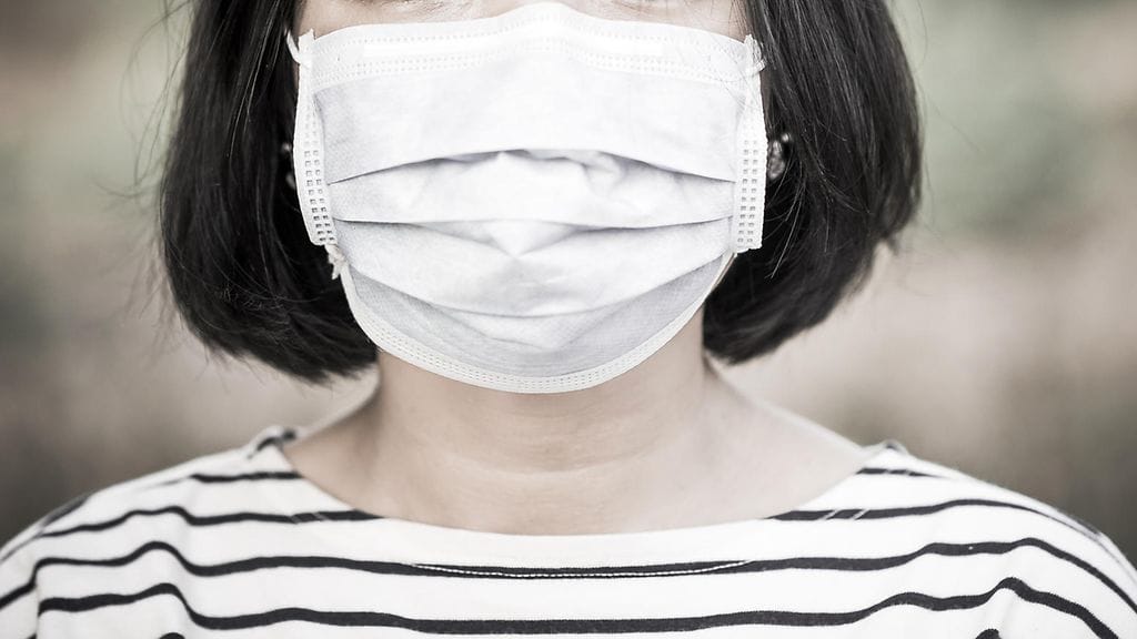 shutterstock koronavirus maski